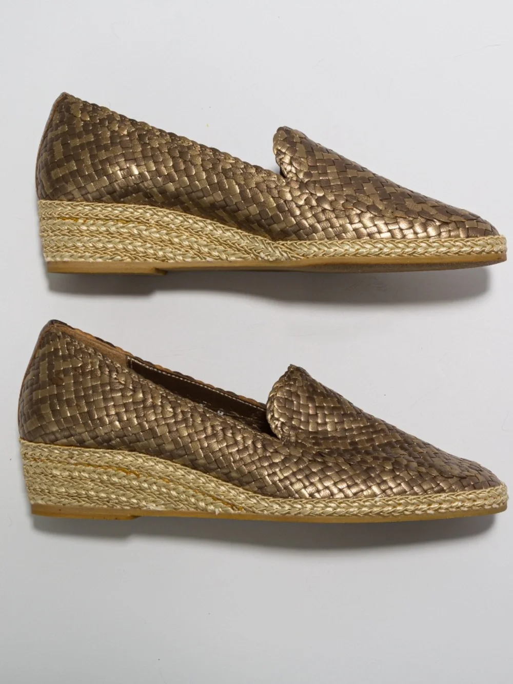 Andre Assous metallic woven espadrille wedge 8